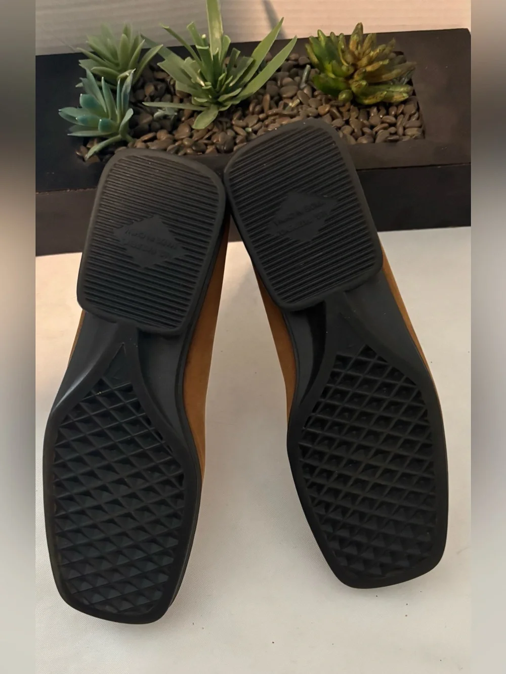 NEW Women’s AEROSOLES Tobacco  Suede Penny Loafers